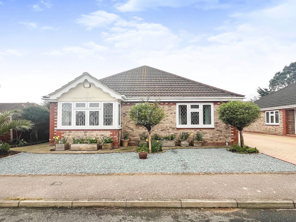 3 bed detached bungalow for sale in Connaught Close, Connaught Gardens East, ClactonOnSea CO15