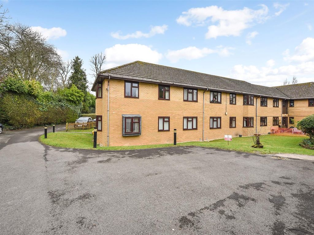 2 bed flat for sale in Micheldever Road, Andover SP10 Zoopla