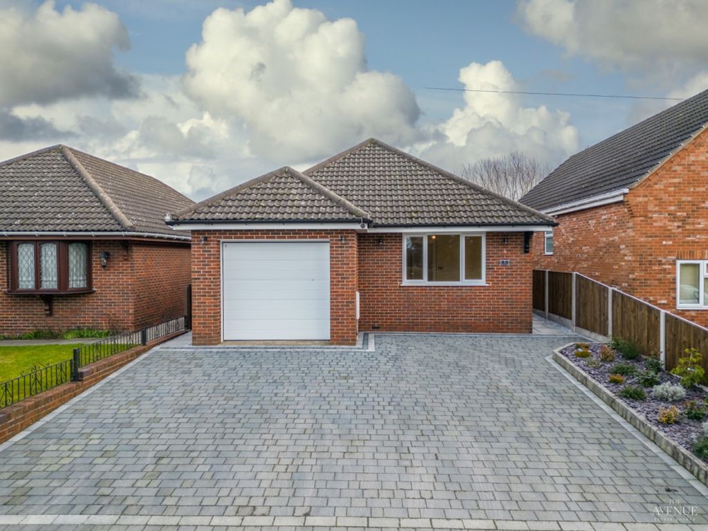 3 bed detached bungalow for sale in Somercotes, Alfreton, Derbyshire