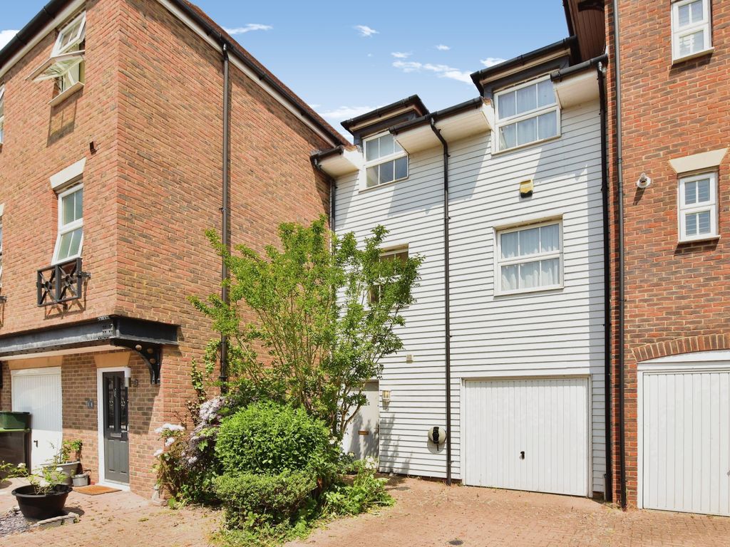 2 bed terraced house for sale in Medway Court, Aylesford, Kent ME20, £