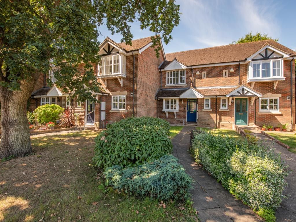 2 bed terraced house for sale in Denton Mews, Wokingham RG40 Zoopla