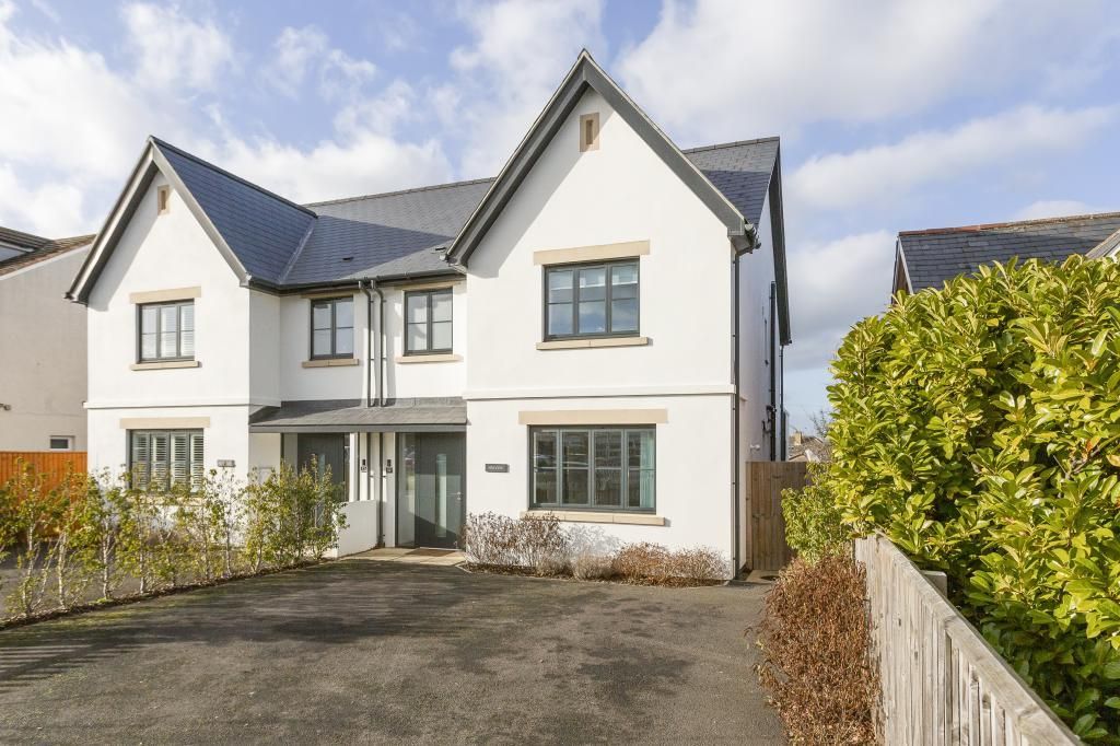 4 bed semidetached house for sale in Warden Hill Road, Leckhampton