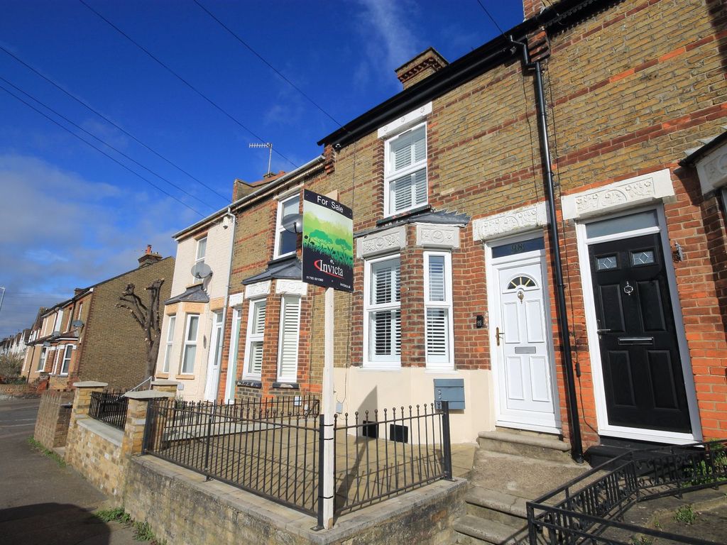 4 bed terraced house for sale in Whitstable Road, Faversham ME13, £