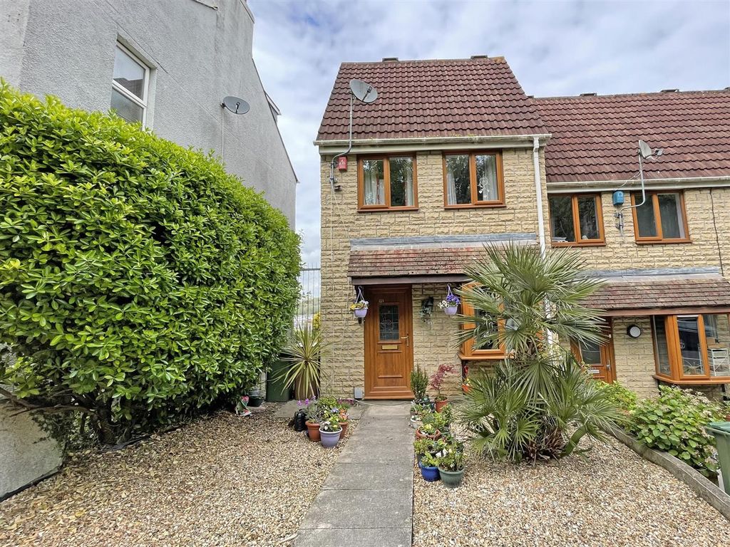 4 bed end terrace house for sale in Eggbuckland Road, Higher Compton