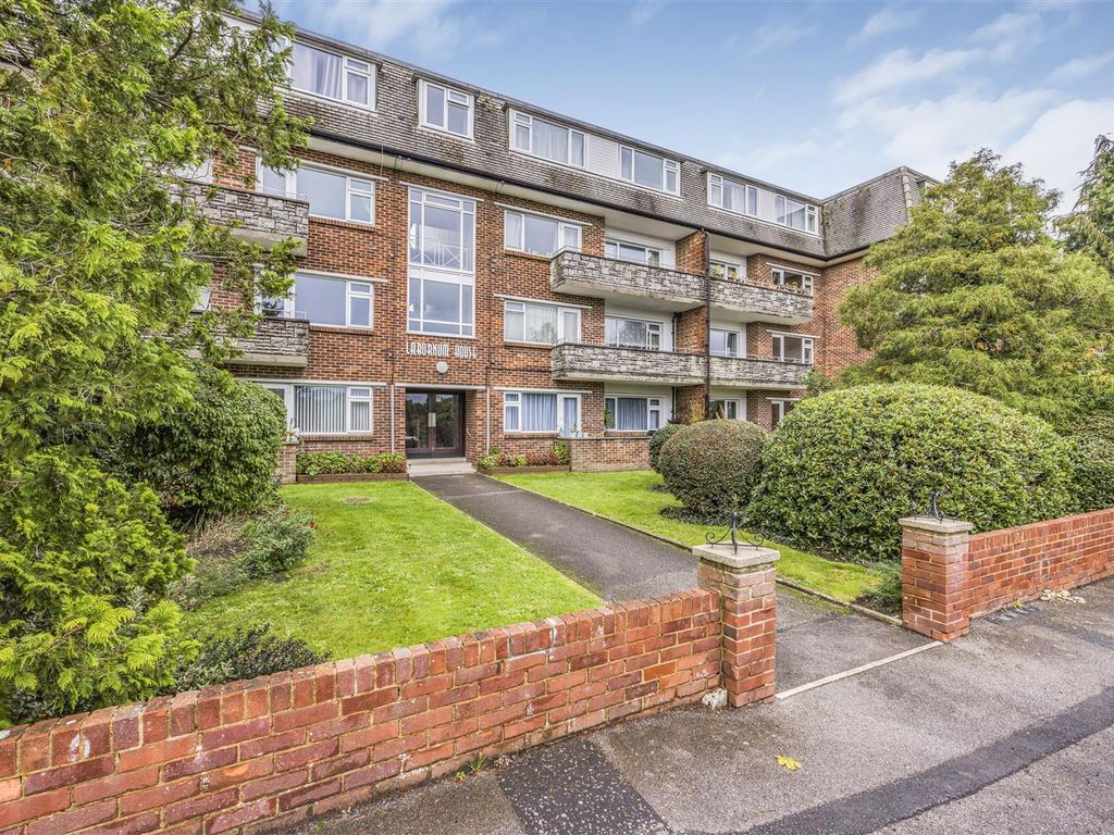 2 bed flat to rent in Redhill Drive, Laburnham House, Bournemouth BH10