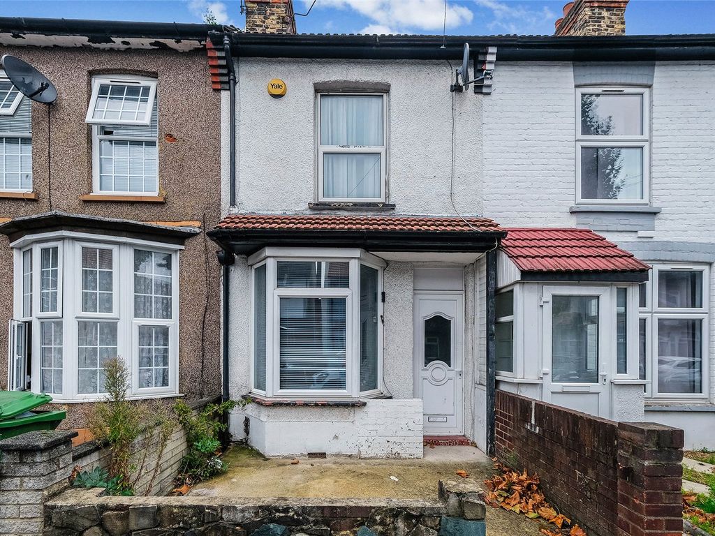 3 bed terraced house for sale in Wedderburn Road, Barking IG11 Zoopla