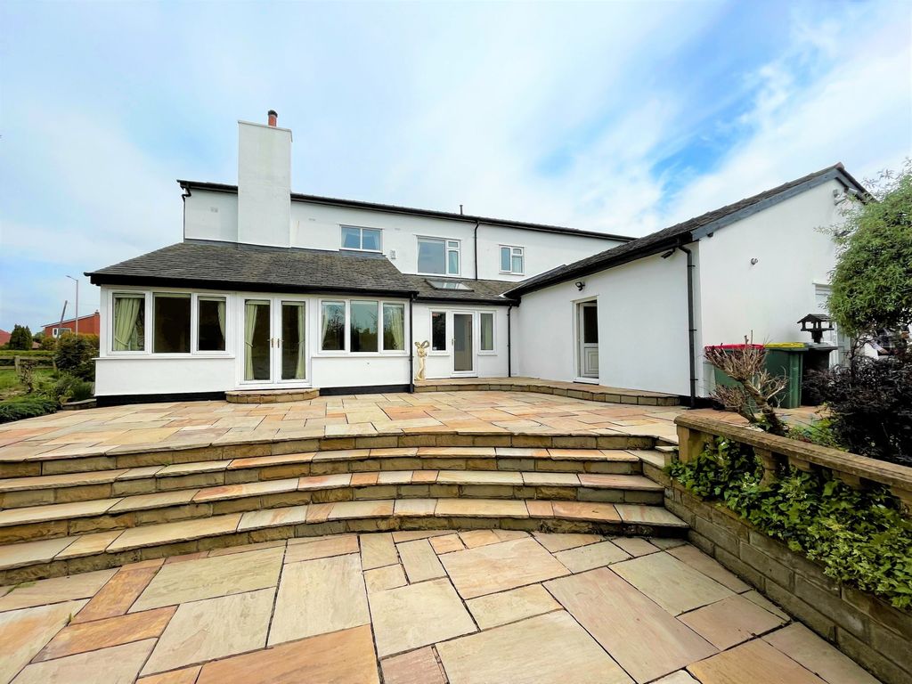 4 bed flat to rent in Garstang Road, Barton, Preston PR3 Zoopla