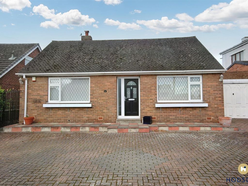 2 bed detached bungalow for sale in Ouzlewell Green, Lofthouse