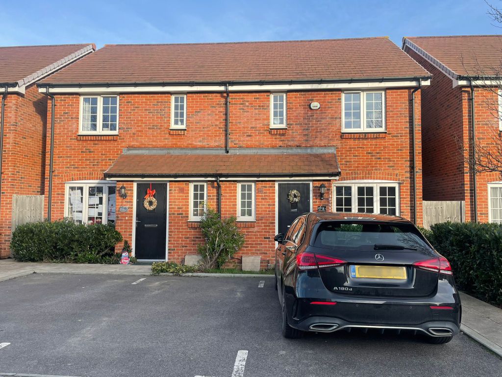 2 bed semidetached house for sale in Robinson Crescent, Crawley RH10