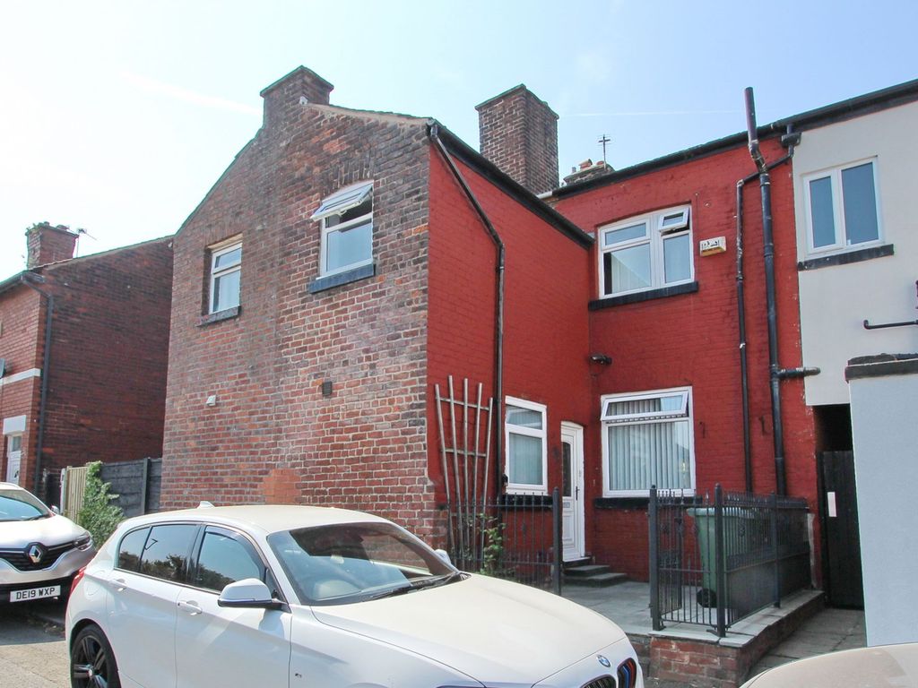 2 bed terraced house for sale in London Street, Whitefield M45 Zoopla