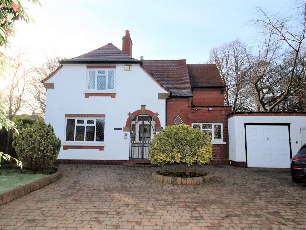 4 bed detached house for sale in Village Street, AdwickLeStreet, Doncaster, South Yorkshire