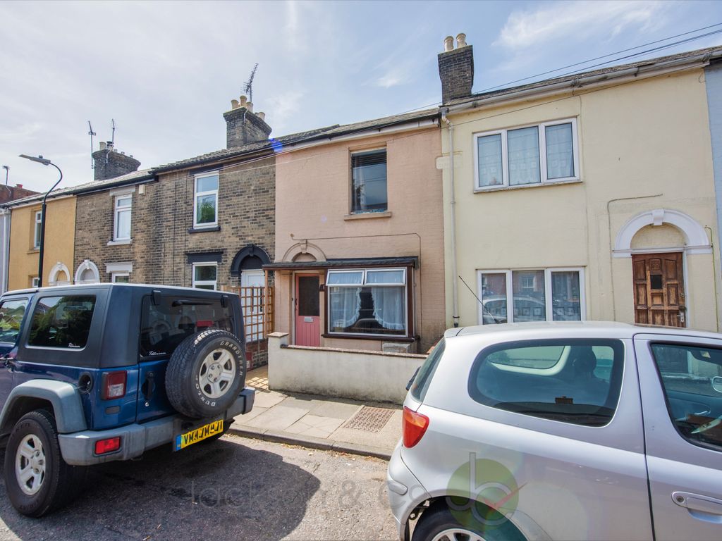 3 bed terraced house for sale in Winchester Road, Colchester CO2 Zoopla