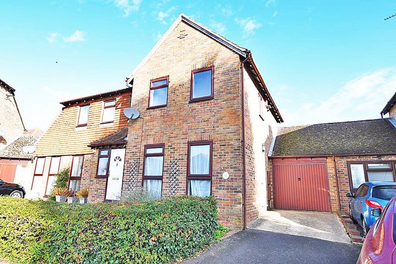 2 bed semidetached house for sale in Tasker Close, Bearsted, Maidstone