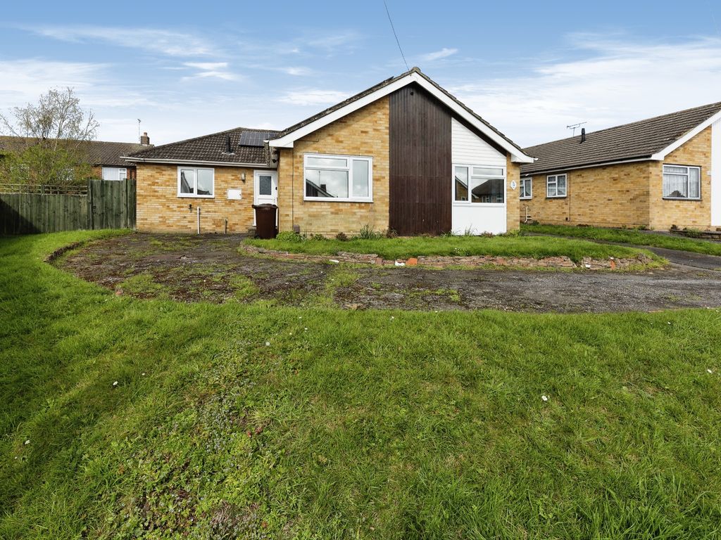 3 bed detached bungalow for sale in Charlton Close, Willesborough