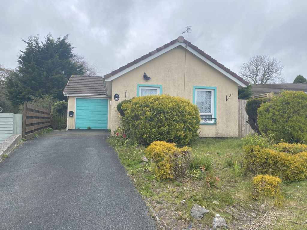 2 bed bungalow for sale in Millfields Close, Kilgetty, Pembrokeshire
