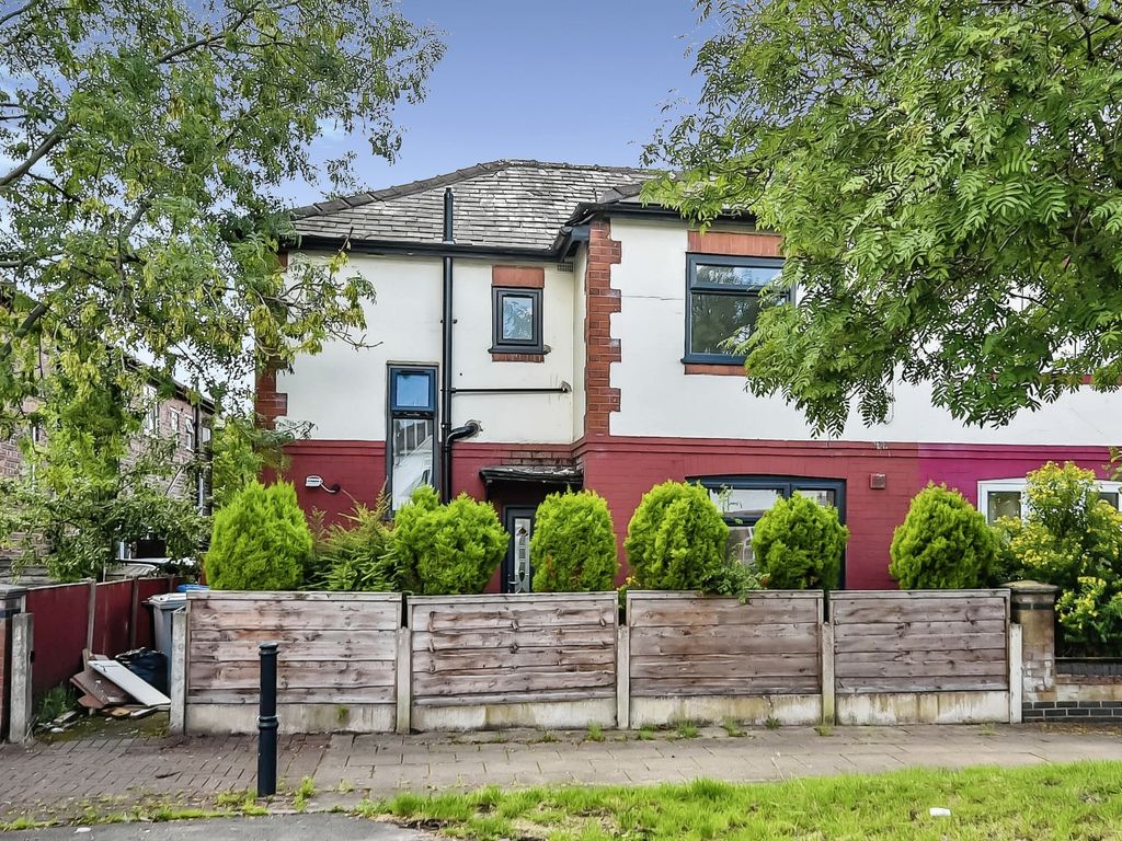3 bed semidetached house for sale in Addison Crescent, Manchester