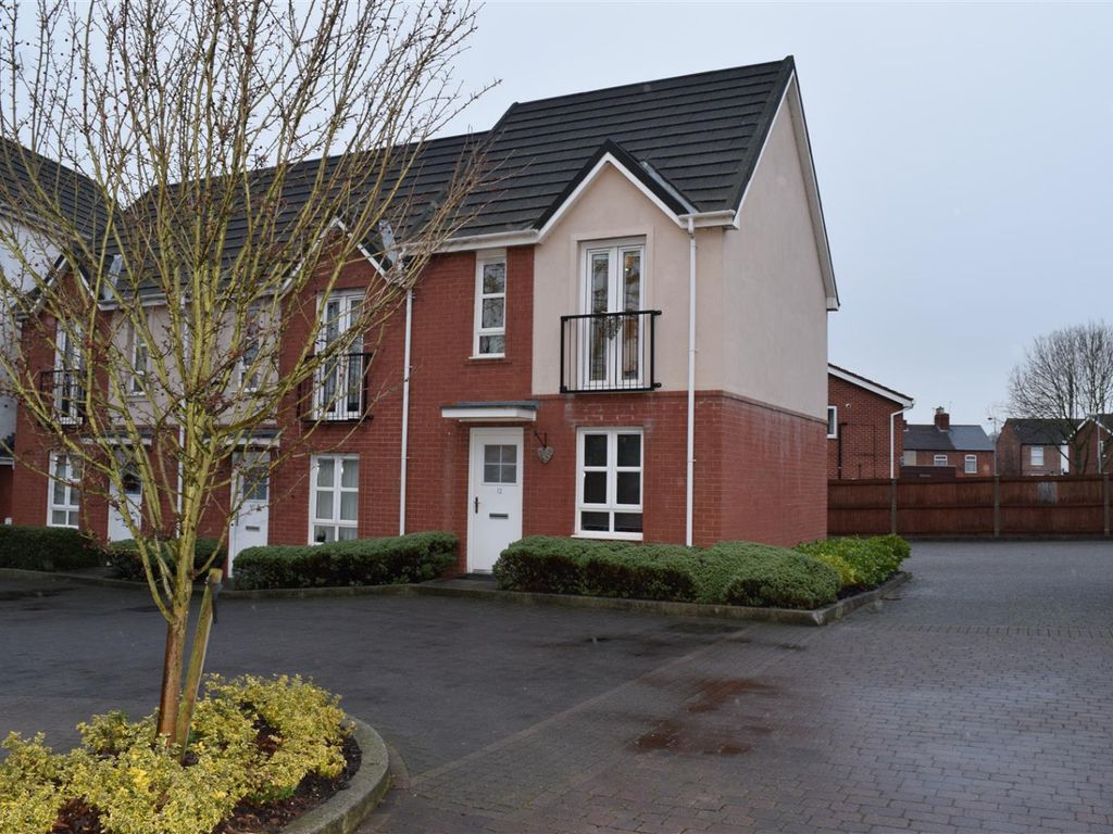 2 bed town house to rent in Heathlands Grange, BurtonOnTrent