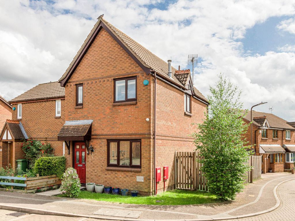 3 bed semidetached house for sale in Fontwell Drive, Bletchley MK3, £