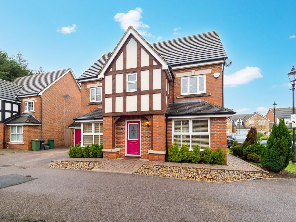 6 bed detached house for sale in The Fieldings, Banstead, Surrey SM7, £