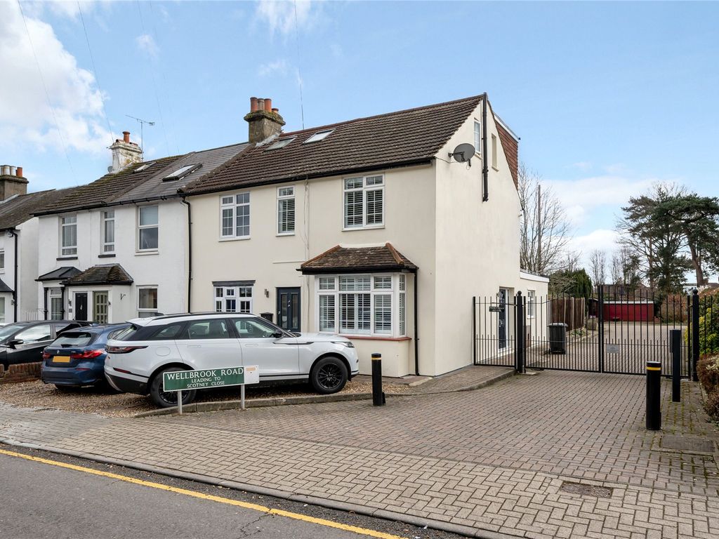3 bed end terrace house for sale in Wellbrook Road, Orpington BR6, £