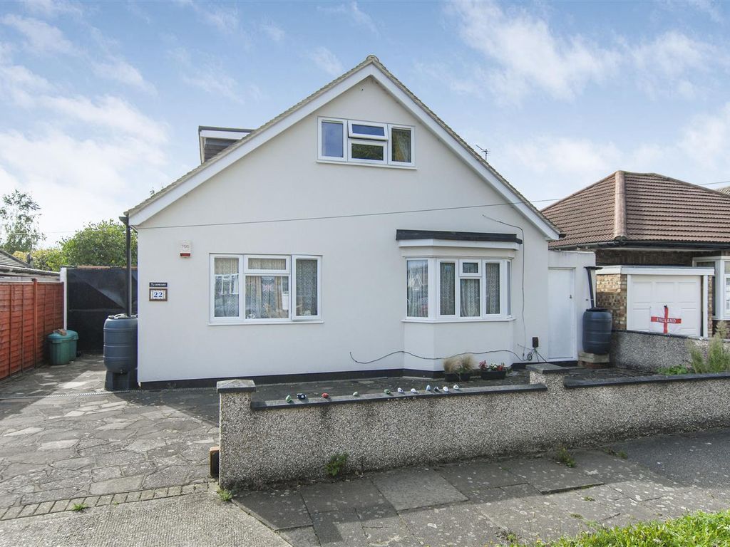 4 bed detached bungalow for sale in Hardy Avenue, Ruislip HA4 Zoopla
