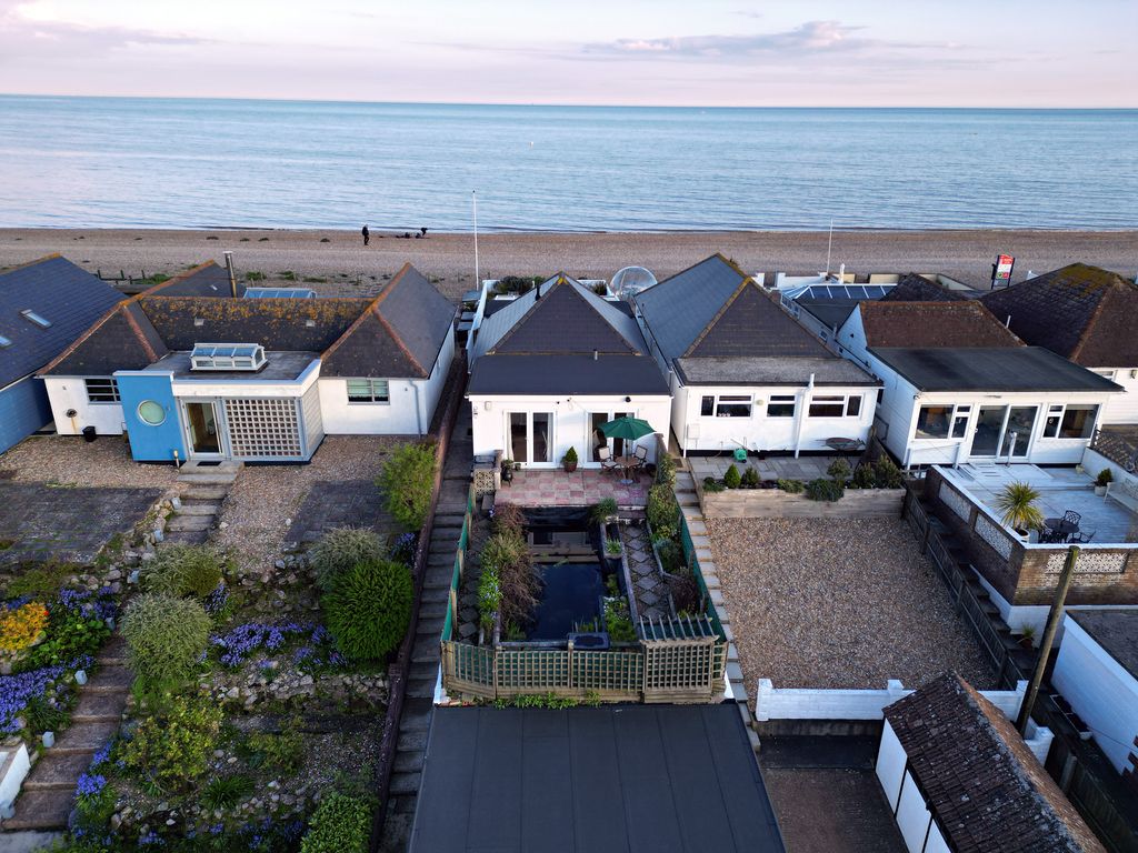 3 bed detached bungalow for sale in Coast Road, Pevensey BN24, £595,000