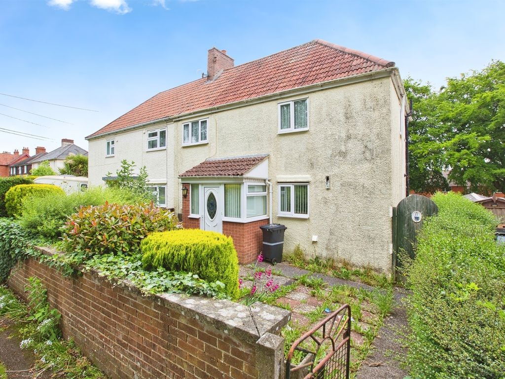 3 bed semidetached house for sale in Severalls Park Avenue, Crewkerne