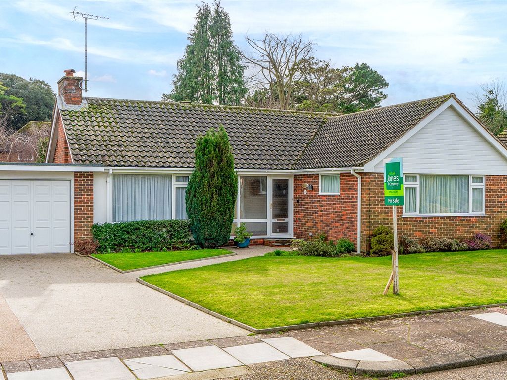 3 bed bungalow for sale in Burford Close, Worthing, West Sussex BN14, £