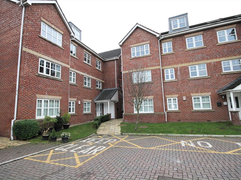 2 bed flat to rent in Ellesmere Green, Monton, Manchester M30 Zoopla