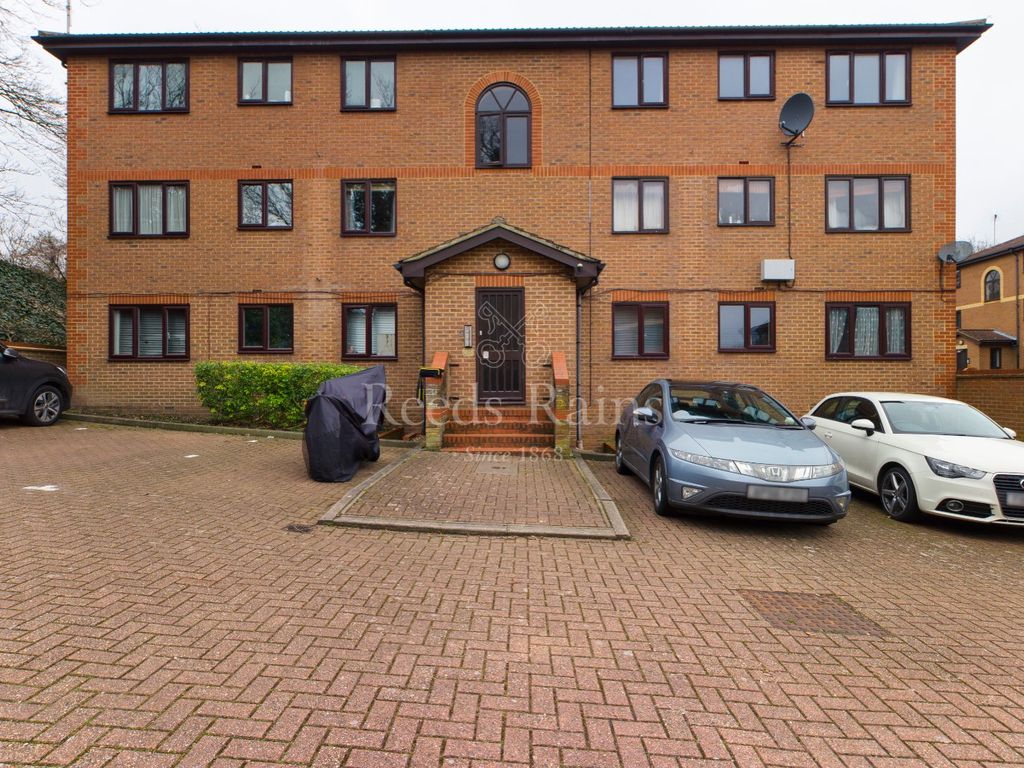 1 bed flat to rent in Winston Close, Greenhithe, Kent DA9 Zoopla