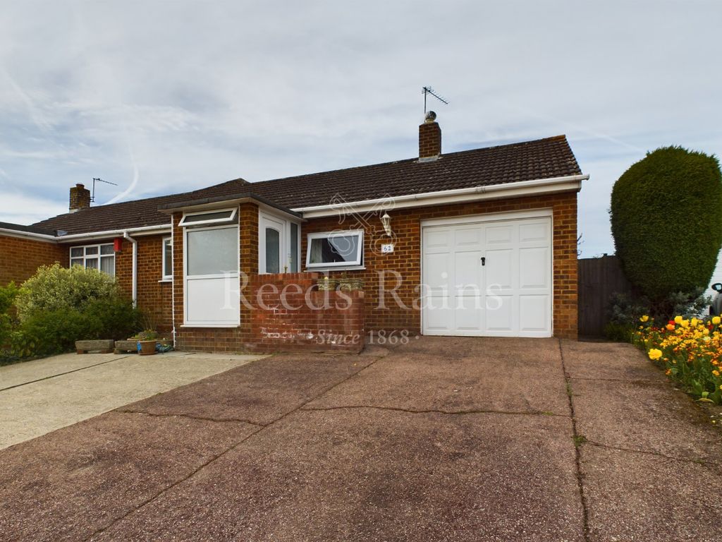 2 bed bungalow for sale in Stonewood, Bean, Dartford, Kent DA2, £