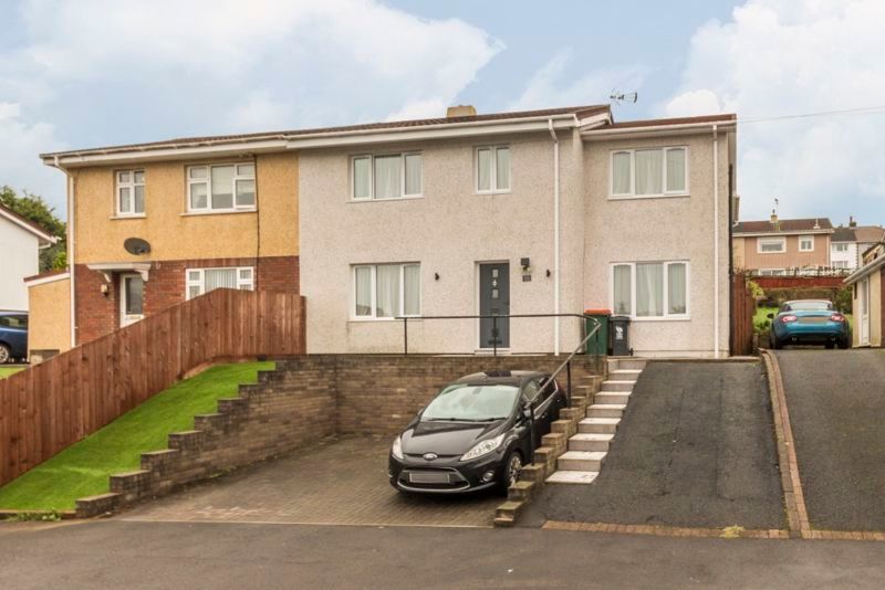 5 bed semidetached house for sale in Greenfield Road, Rogerstone