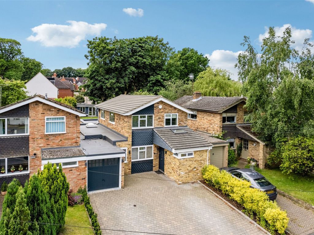 3 bed detached house for sale in Grange Fields, Chalfont St. Peter