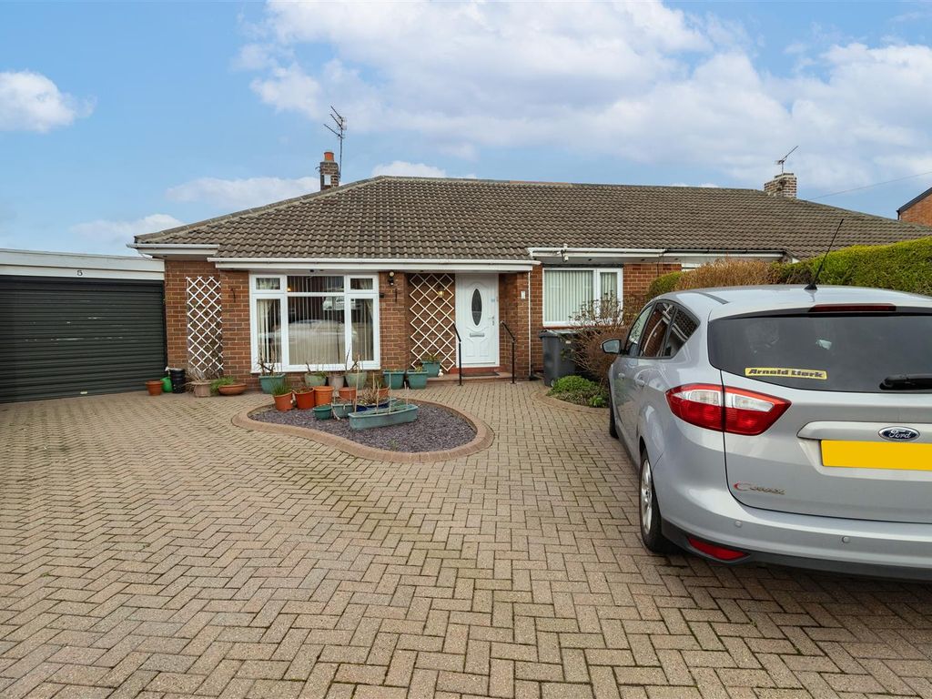 2 bed semidetached bungalow for sale in Solway Avenue, North Shields