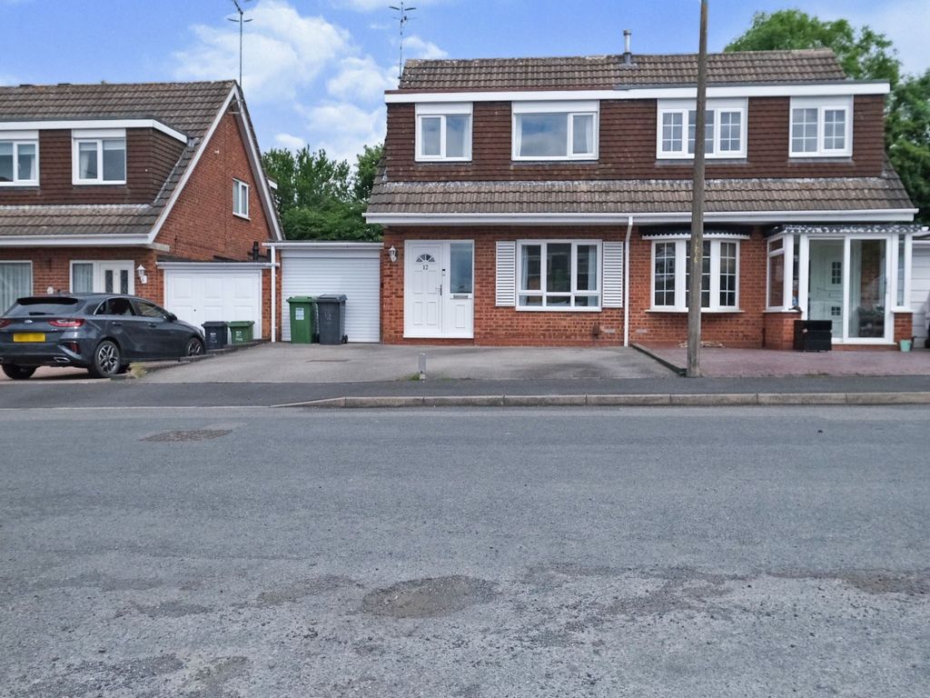 3 bed semidetached house for sale in Oakridge Close, Redditch B98 Zoopla