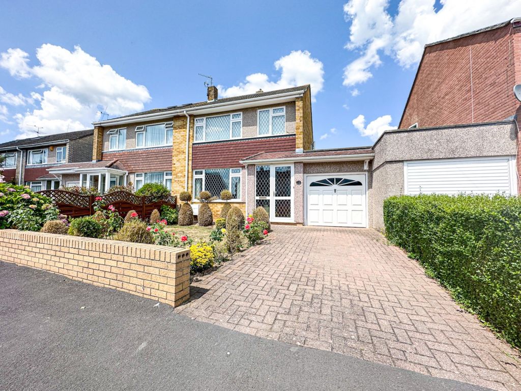 3 bed semidetached house for sale in St. Davids Avenue, Warmley