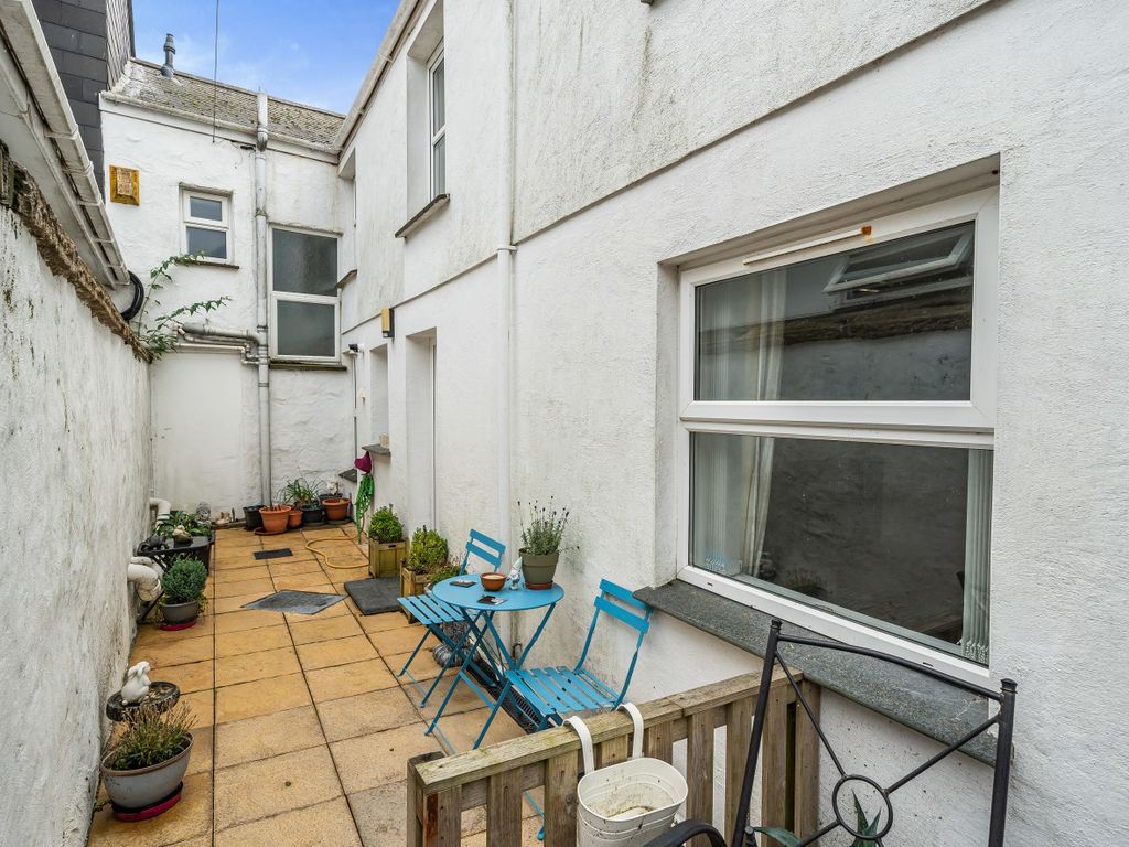 2 bed semidetached house for sale in Miners Row, Redruth, Cornwall