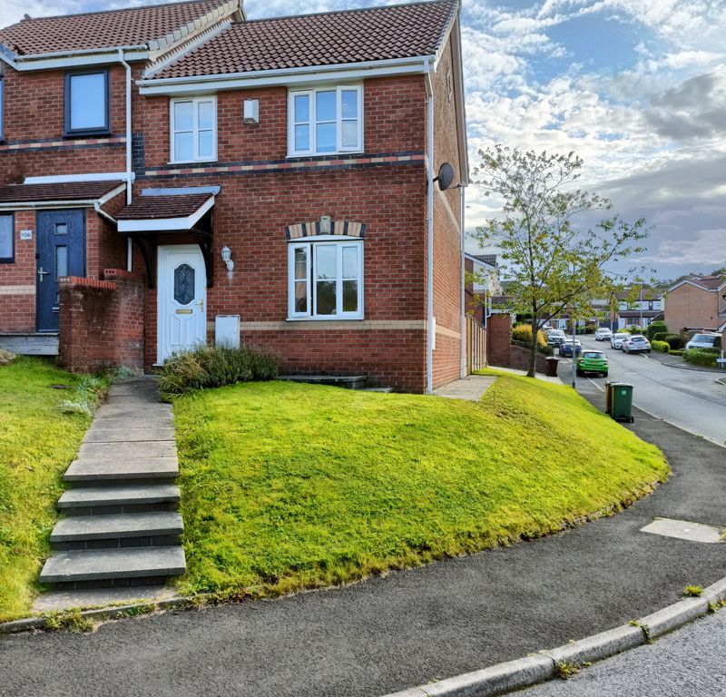 3 bed semidetached house for sale in Hodge Clough Road, Oldham OL1, £