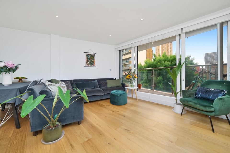 Cavell Street, Cavell Street, London E1  