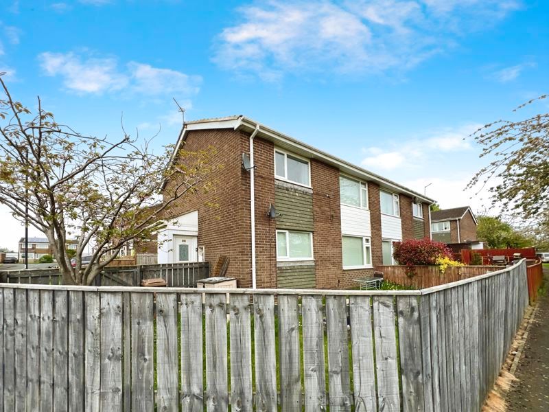 2 bed flat for sale in Stamford, Garth Sixteen, Killingworth, Newcastle