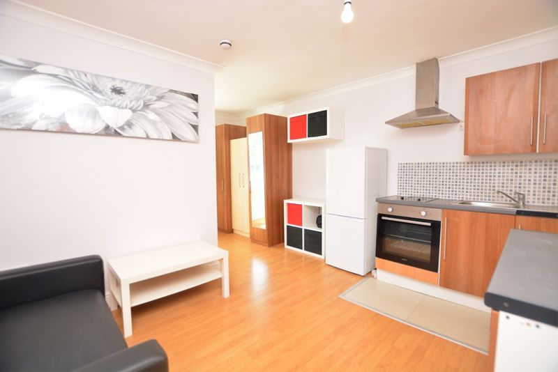 Studio to rent in Albert Street, Slough SL1 Zoopla