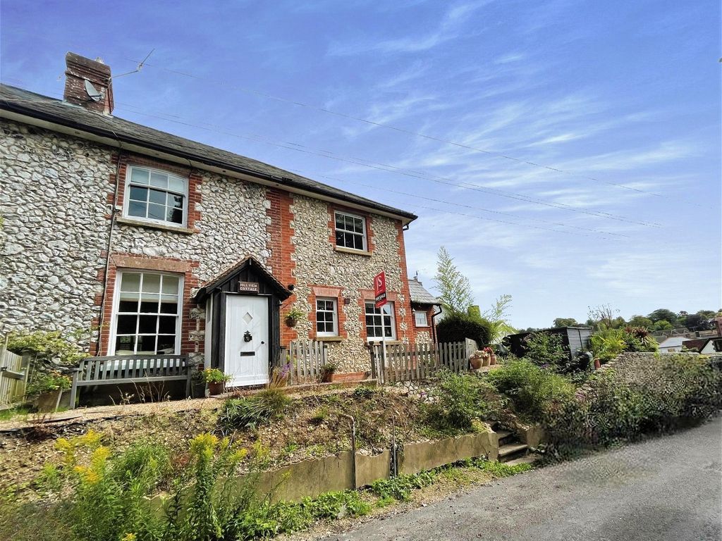 4 bed end terrace house for sale in School Hill, Findon Village