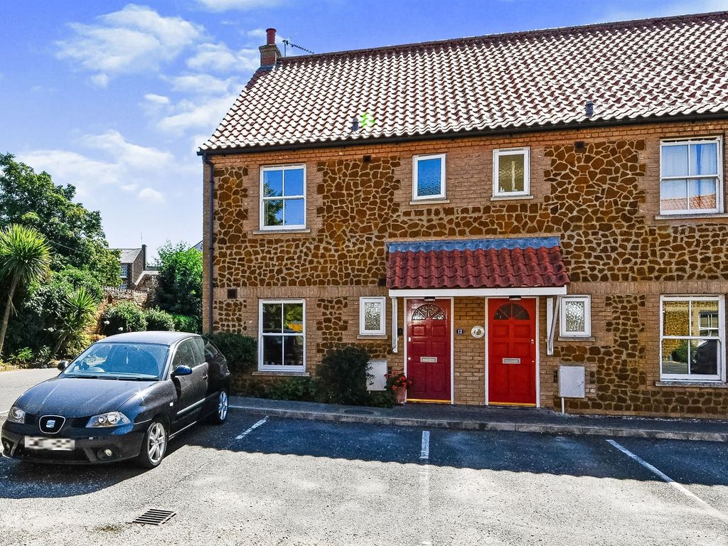 3 bed end terrace house for sale in Old Town Close, Downham Market PE38