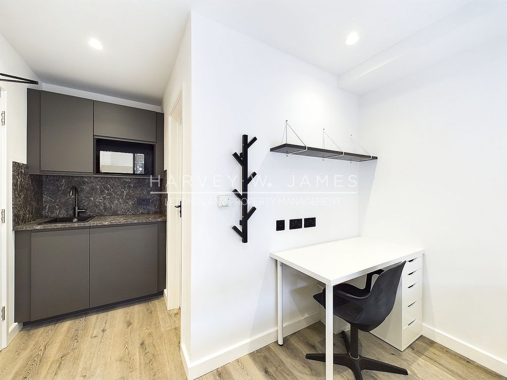 Studio to rent in Tavistock Place, London WC1H, £1,500 pcm Zoopla