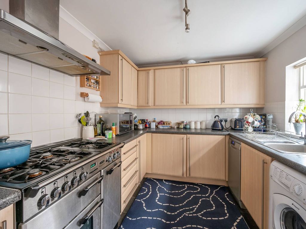 2 bed semidetached house to rent in Norman Road, South Wimbledon