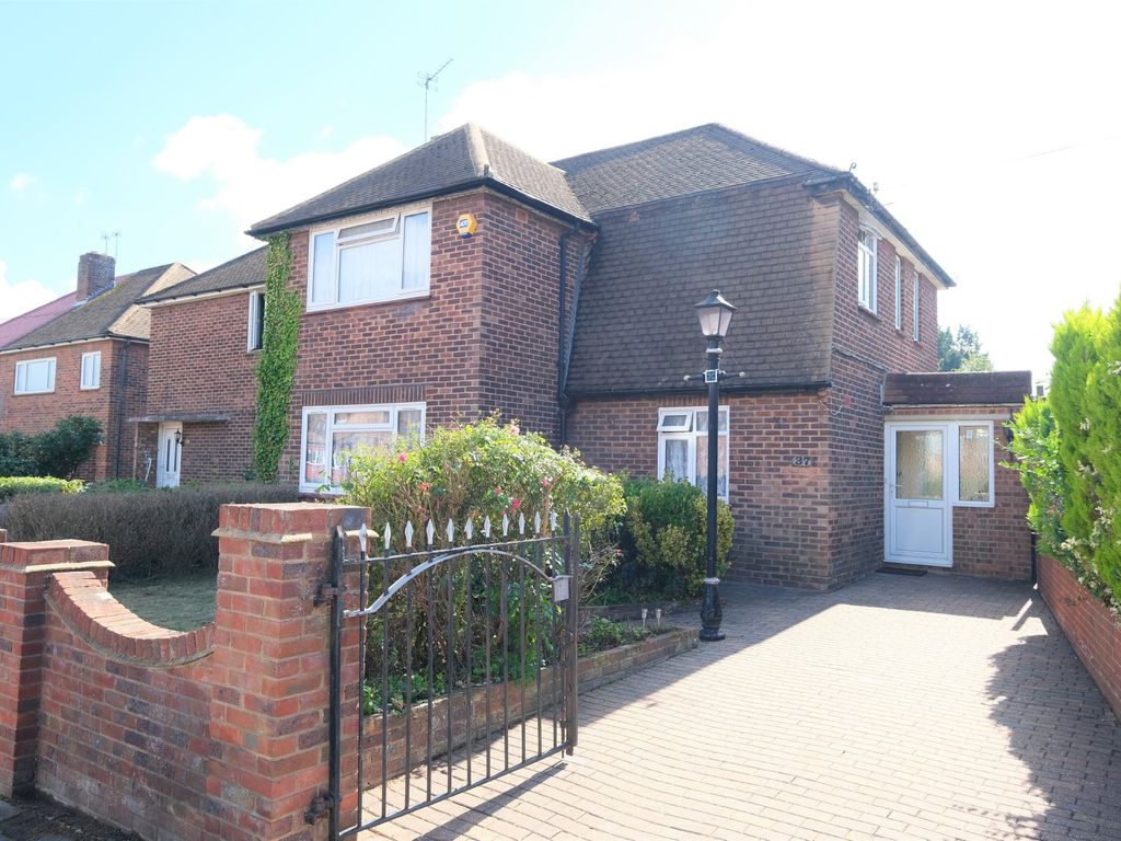 5 bed semidetached house for sale in Daleside, Chelsfield, Orpington