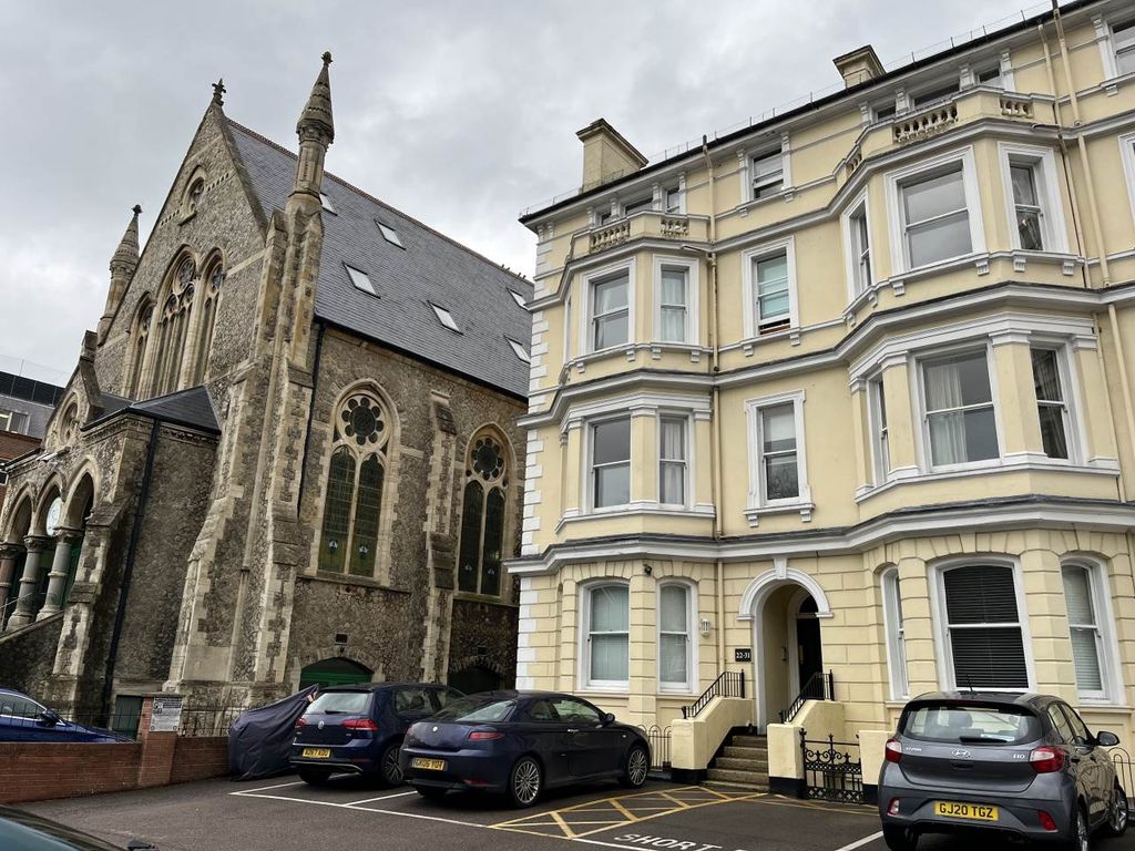 2 bed flat to rent in Grantley Court, London Road, Tunbridge Wells TN1 Zoopla