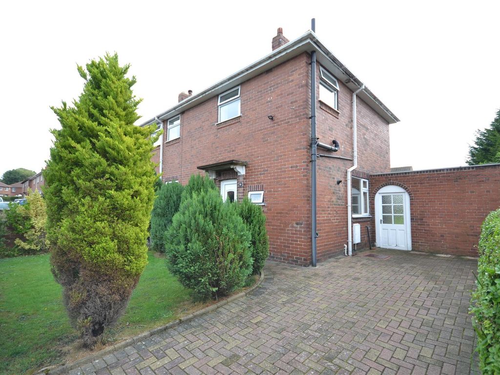 3 bed semidetached house for sale in Oak Crescent, Garforth, Leeds