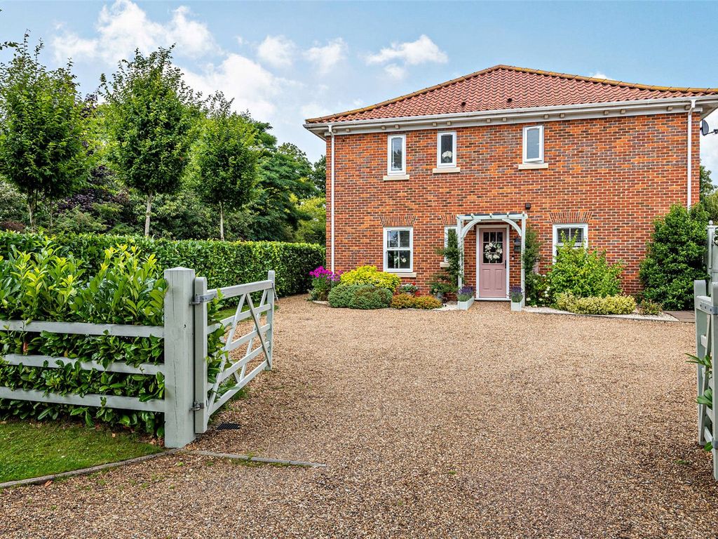 4 bed detached house for sale in Norwich Road, Forncett St. Peter