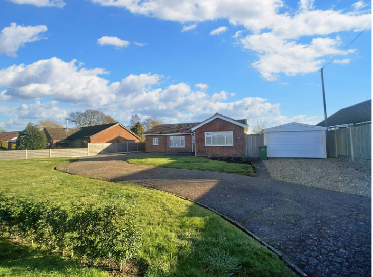 3 bed detached bungalow for sale in Lynn Road, King's Lynn PE31 Zoopla